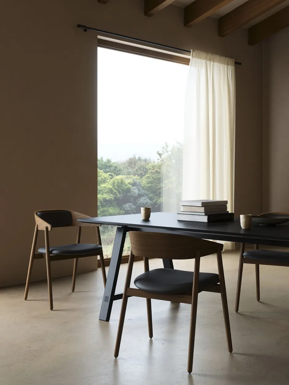 Møbler<Andersen - Furniture AC2 armchair, Smoked oak, Leather Black