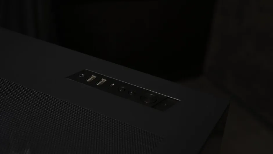 Elektronik<Shark Gaming Almighty TR906 - 5090 Gaming PC