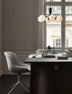 Pendler<Nuura Apiales 6, satin black / opal