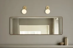 Væglamper<Nuura Apiales Wall, brushed brass / opal