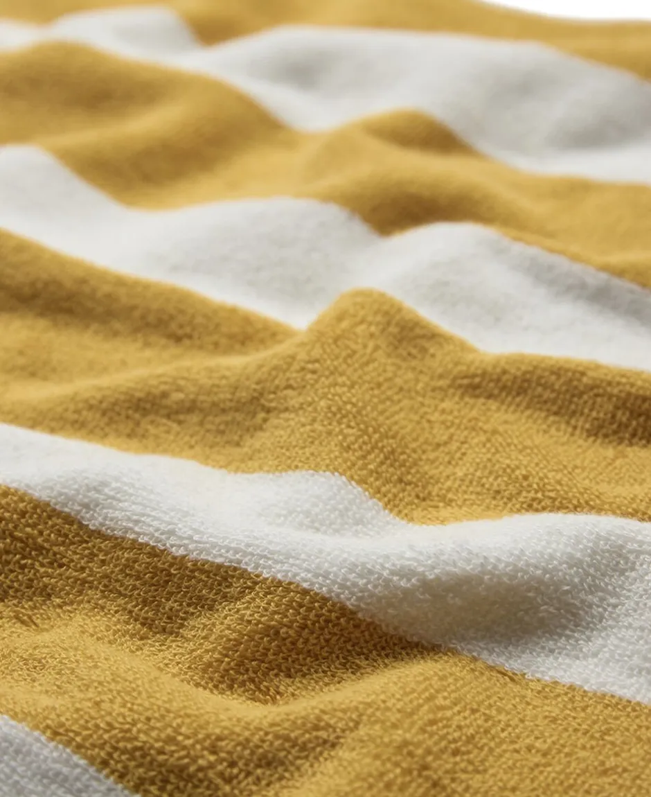 Håndklæder<Magasin du Nord Collection Beach towel 100x180 old gold/starwhite stripe GOTS