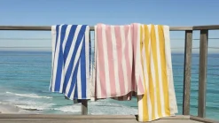 Håndklæder<Magasin du Nord Collection Beach towel 100x180 olympian blue/star white stripe GOTS