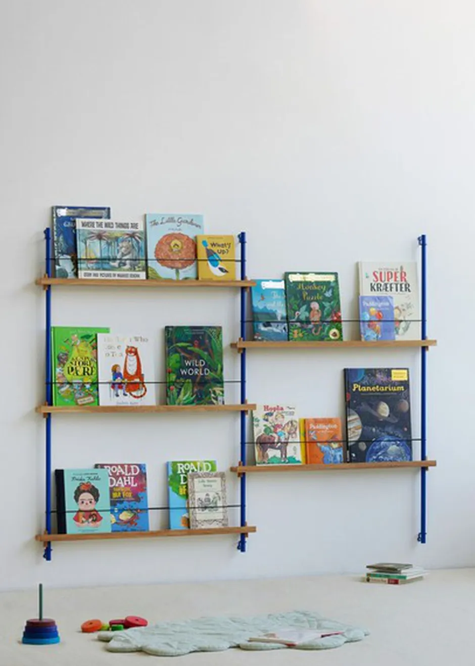 Møbler<Moebe Box set, Magazine Shelving MS.115. 1, Oak shelves, Deep Blue