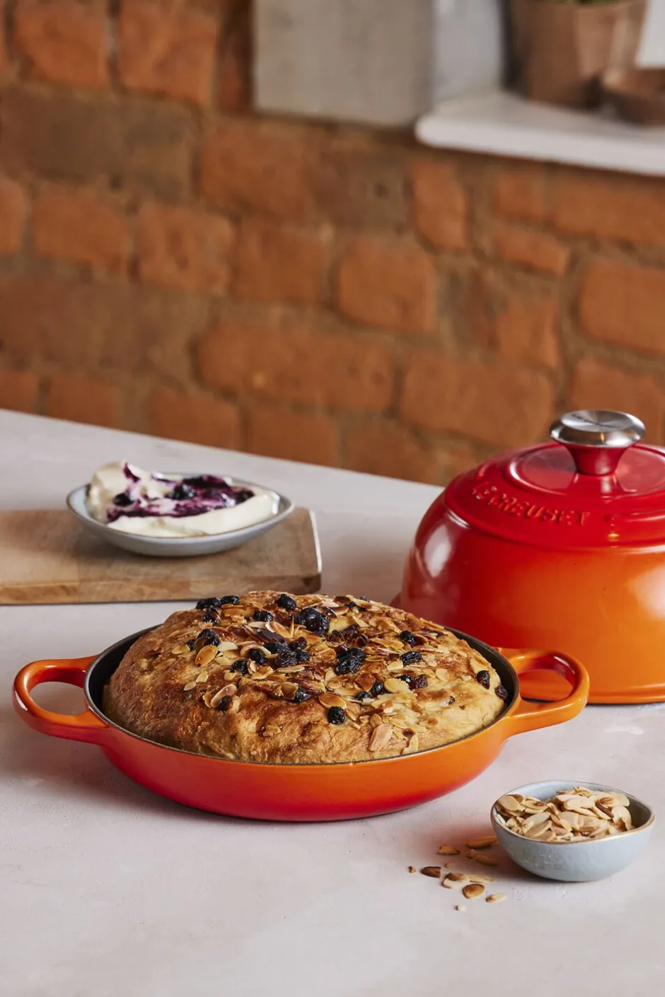 Bageartikler<Le Creuset Brød Form 24cm Volcanic