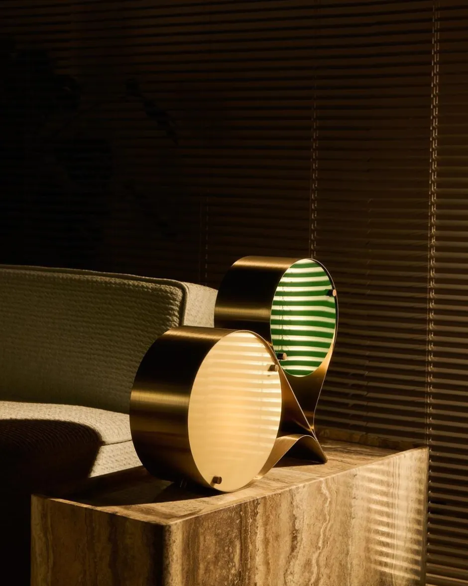 Bordlamper<Gubi Coppia Table Lamp, Steel, EU Base: Bronze Steel, Shade: Ivor