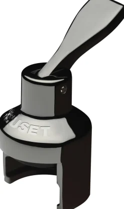 Bar & Vin<Le Creuset Crown prop