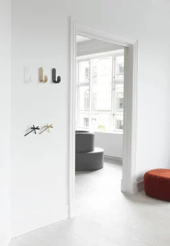 Knager & Knagerækker<Normann Copenhagen Curve knage Sort