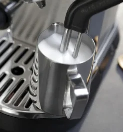Kaffe & Te<Delonghi Dedica Maestri Plus EC950
