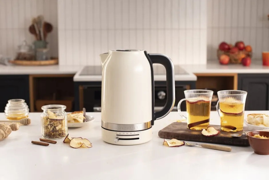 Køkkenmaskiner<KitchenAid Elkedel 1,7 L Creme