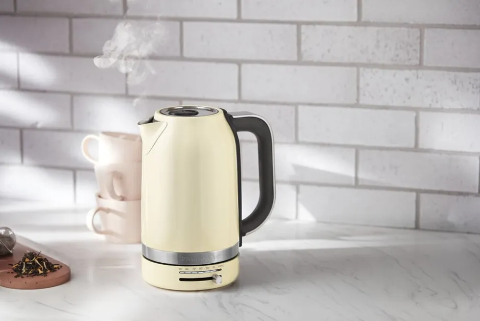 Køkkenmaskiner<KitchenAid Elkedel 1,7 L Creme