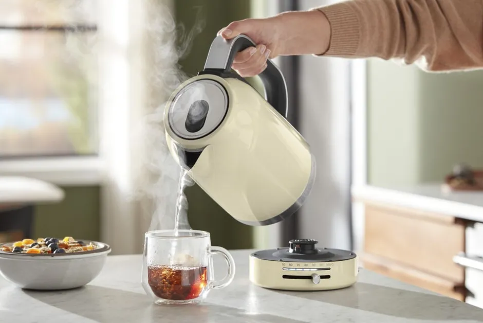 Køkkenmaskiner<KitchenAid Elkedel 1,7 L Creme