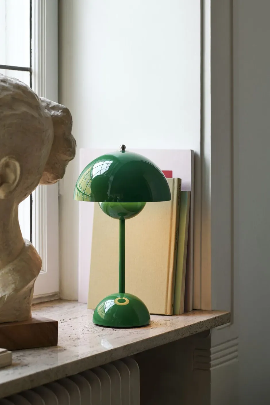 Bordlamper|Trådløse Lamper<&Tradition Flowerpot Portable Lamp VP9, Magnetic Charger Signal green