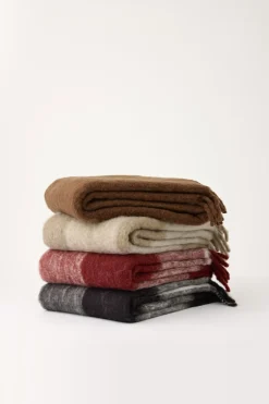 Plaider<Magasin du Nord Collection Fluffy plaid, plain Taupe