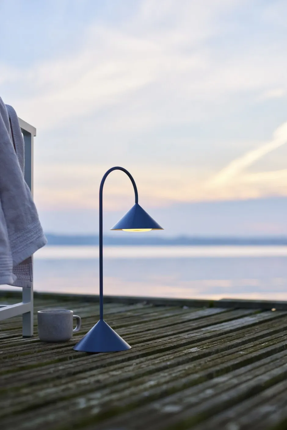 Trådløse Lamper<Frandsen Grasp Portable Table Lamp H47 Matt petroleum