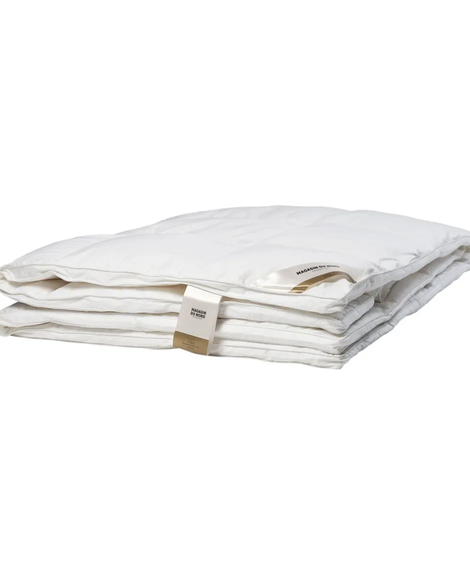 Dyner<Magasin du Nord Collection Guld Moskusdun Dyne - Let 240x220 cm.