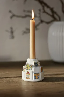 Julepynt<Kähler Hammershøi Christmas Gaver lysestage Ø7. 5 cm hvid m. deko
