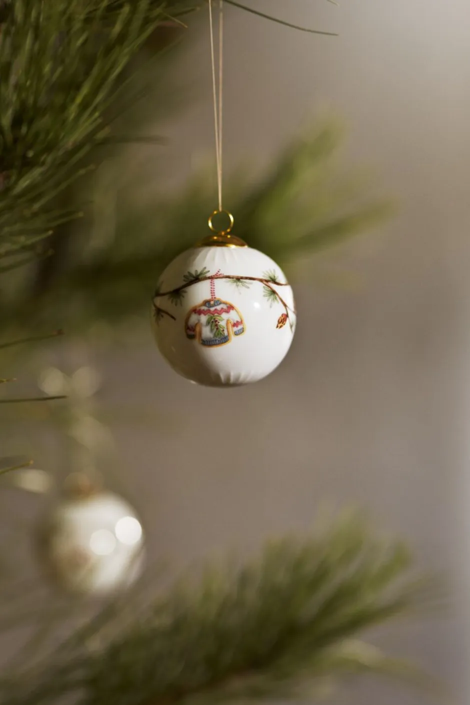 Juletræspynt<Kähler Hammershøi Christmas Kugle 2025 Ø6 cm hvid m. deko
