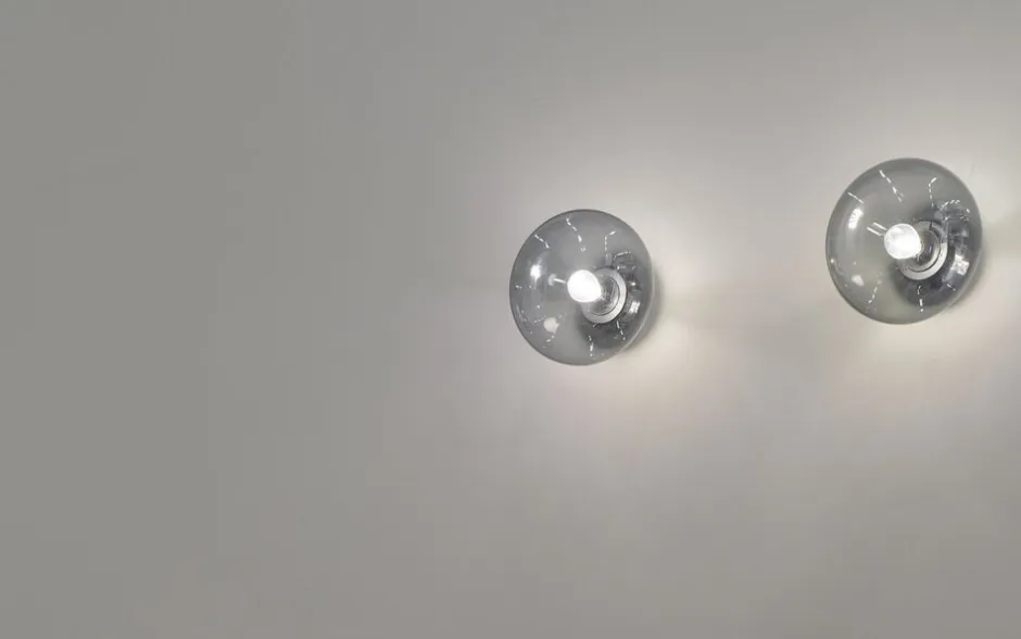 Væglamper<New Works Karl-Johan Wall Lamp, BL Stain Oak w. Smoke Glass