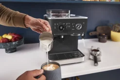 Kaffe & Te<KitchenAid halvautomatisk espressomaskine-5KES6551EBK