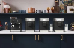 Kaffe & Te<KitchenAid halvautomatisk espressomaskine-5KES6551EBK