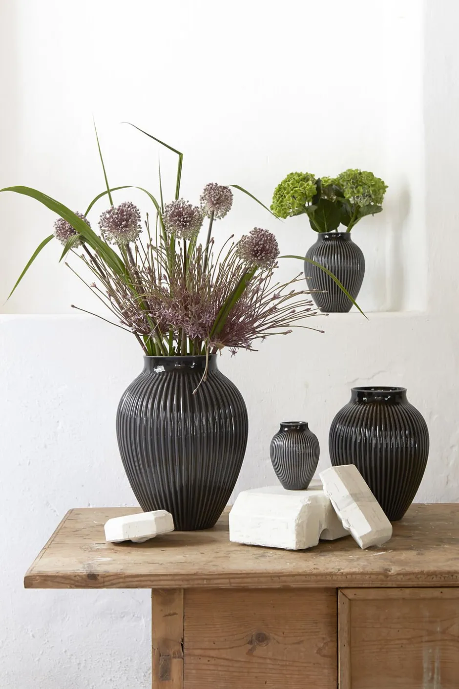 Vaser & Urtepotteskjulere<Knabstrup Keramik Knabstrup, vase, riller sort, 12,5 cm