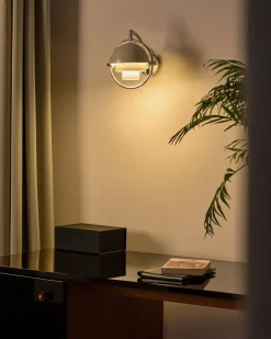 Væglamper<Gubi Multi-Lite Wall Lamp, EU Base: Chrome, Shade: White Semi Mat