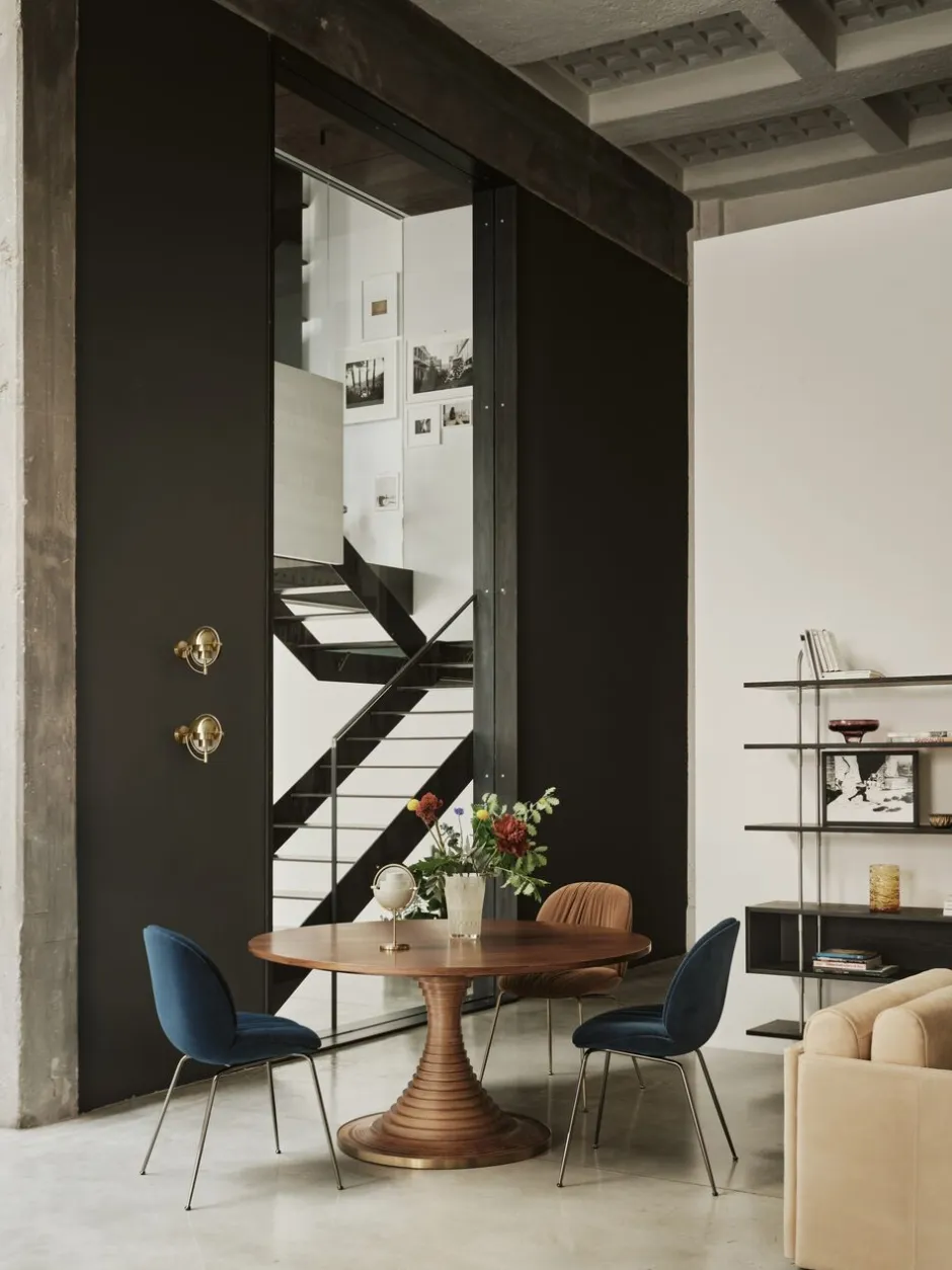 Væglamper<Gubi Multi-Lite Wall Lamp, EU Base: Brass, Shade: Brass Shiny