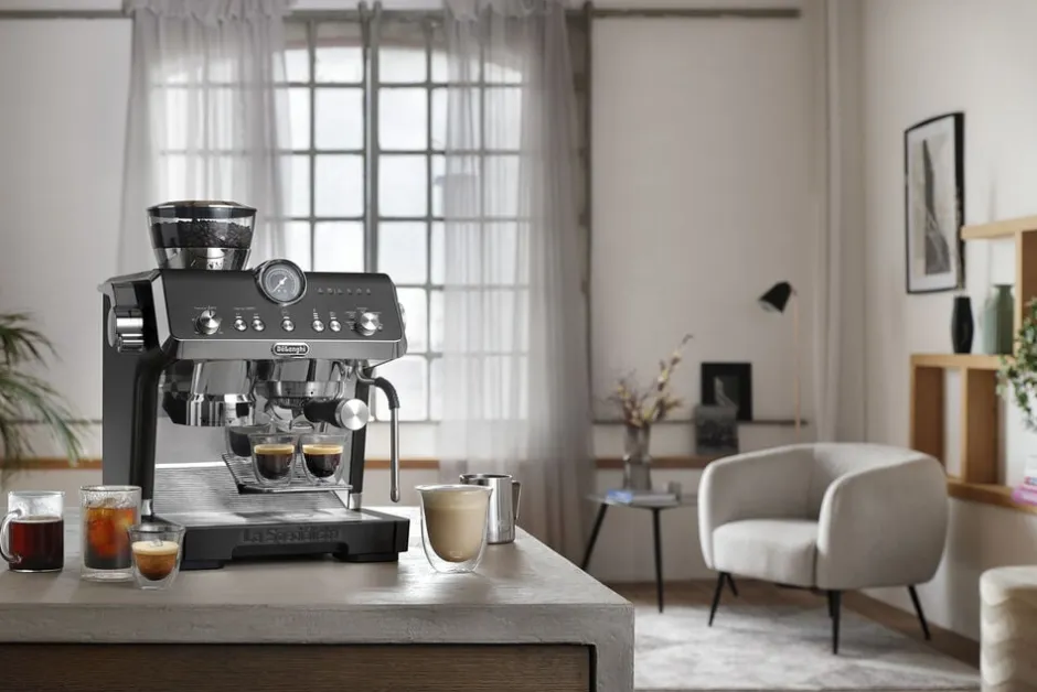 Kaffe & Te<Delonghi Opera EC9555. BK