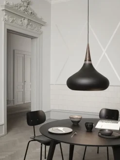 Pendler<Fritz Hansen Orient™ P1, Black/Rosewood