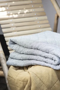 Plaider<Ib Laursen Quilt mælkedrengestriber Hvid/m&oslash;rkegrå striber