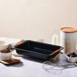 Bageartikler<Le Creuset Rekt. kageform 33 cm