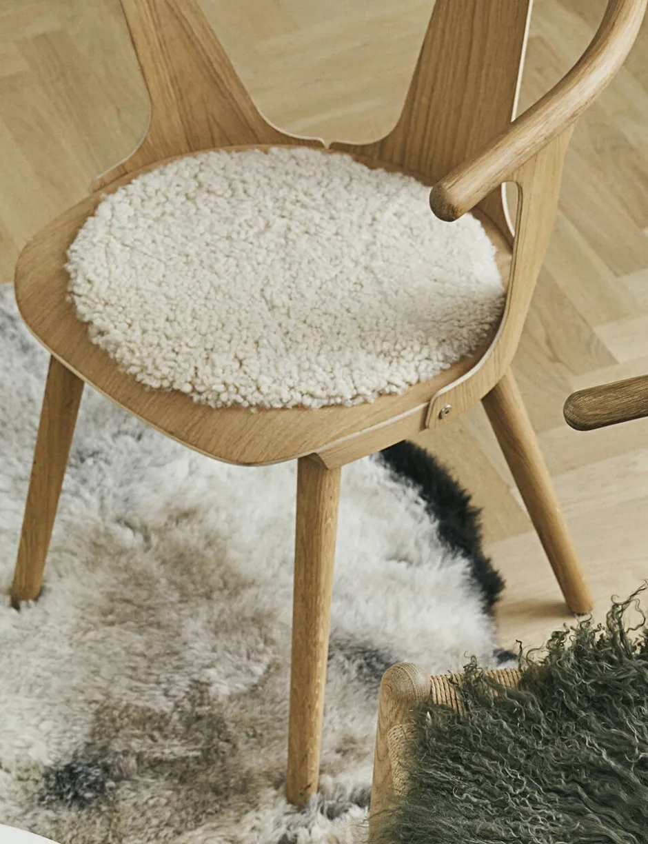 Skind<NATURES Collection Seat Cover, Short-Wool Curly New Zealand Sheepskin, Round Ø34 cm Moon