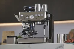 Kaffe & Te<SAGE The Barista Express Impress Brushed Steel