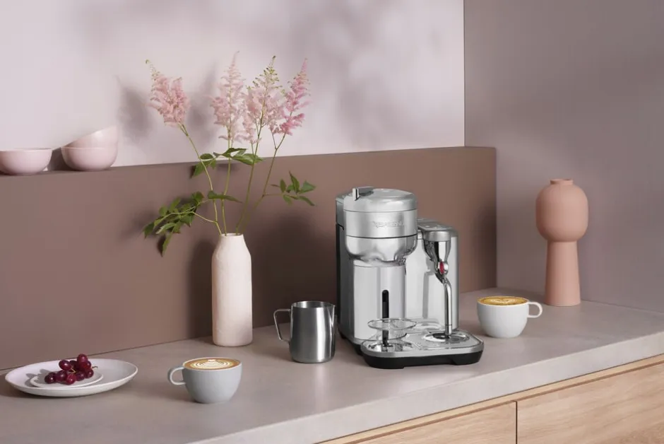 Kaffe & Te<Nespresso The Vertuo Creatista Brushed Stainless Steel