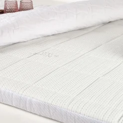Madrasser<Night & Day Topmadras Cepheus med memory foam Hvid