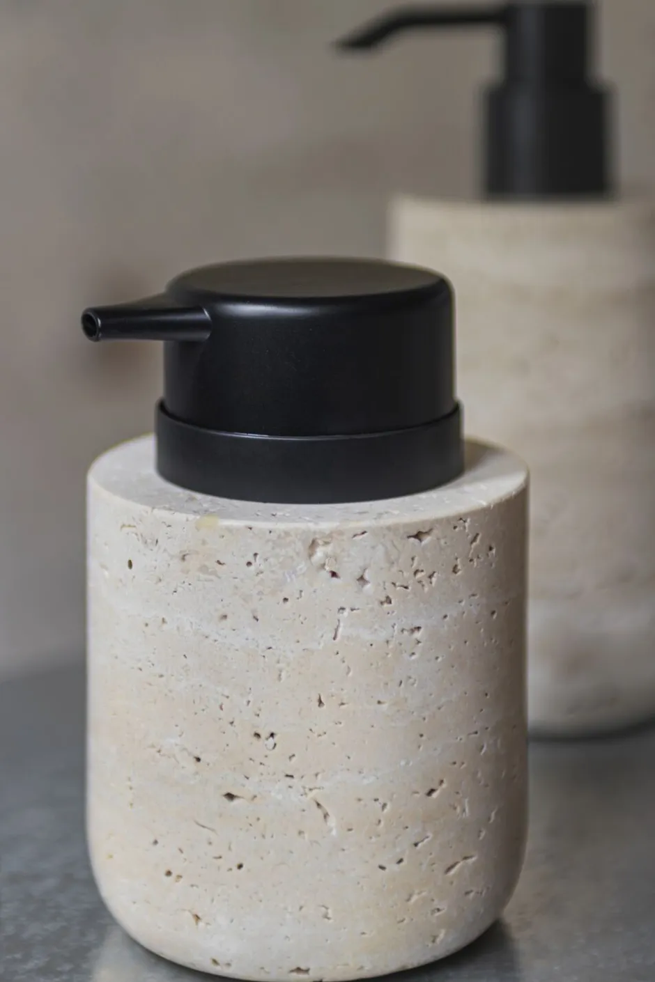 Badeværelsestilbehør<Mette Ditmer TRAVERTINE dispenser, low