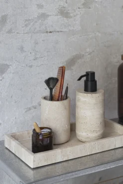 Badeværelsestilbehør<Mette Ditmer TRAVERTINE toothbrush holder