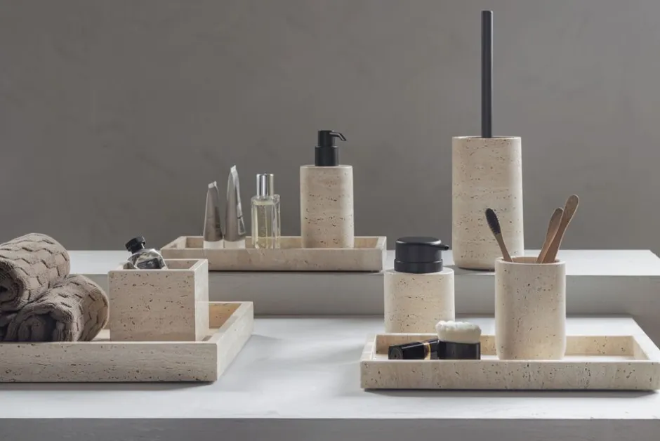 Badeværelsestilbehør<Mette Ditmer TRAVERTINE toothbrush holder
