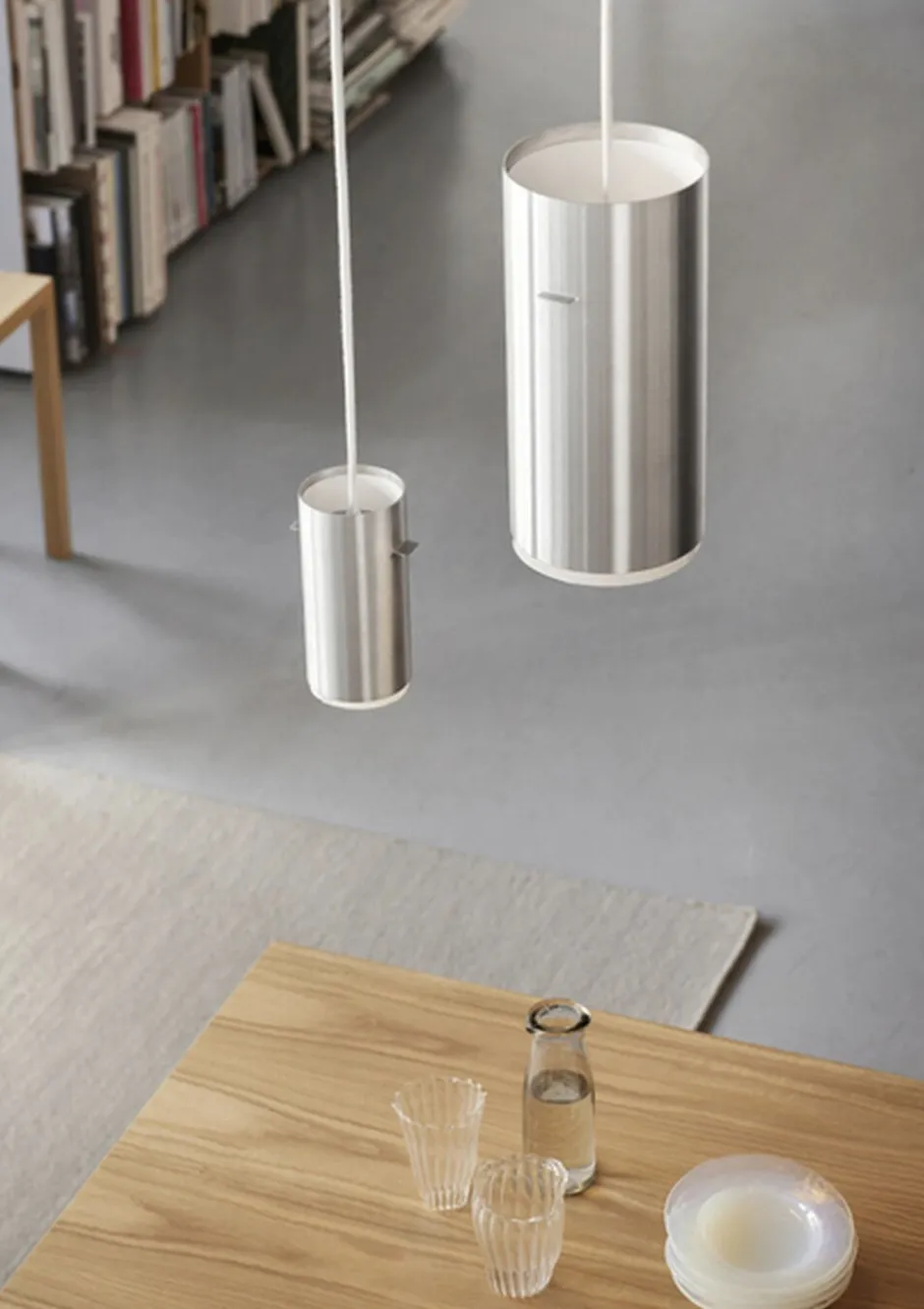 Pendler<Moebe Tube Pendant, Brushed Aluminium, Large