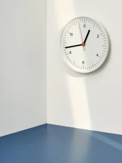 Ure & Vejrstationer<Hay Wall Clock-White