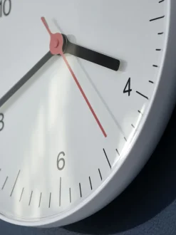Ure & Vejrstationer<Hay Wall Clock-White